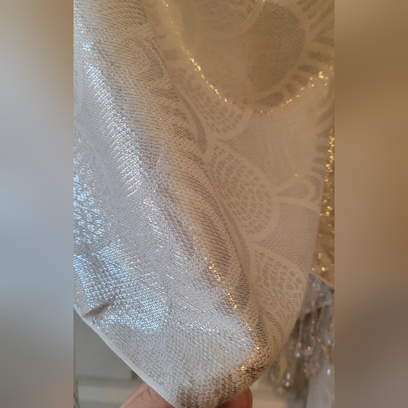 Elegant scarf ✨️ - Picture 3 of 5